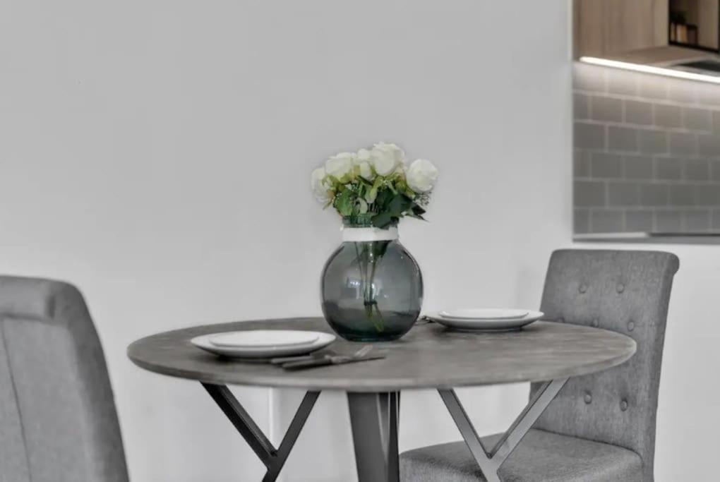 Deluxe 1 Bed In Colindale Wembley With Freewifitv Lägenhet London Exteriör bild