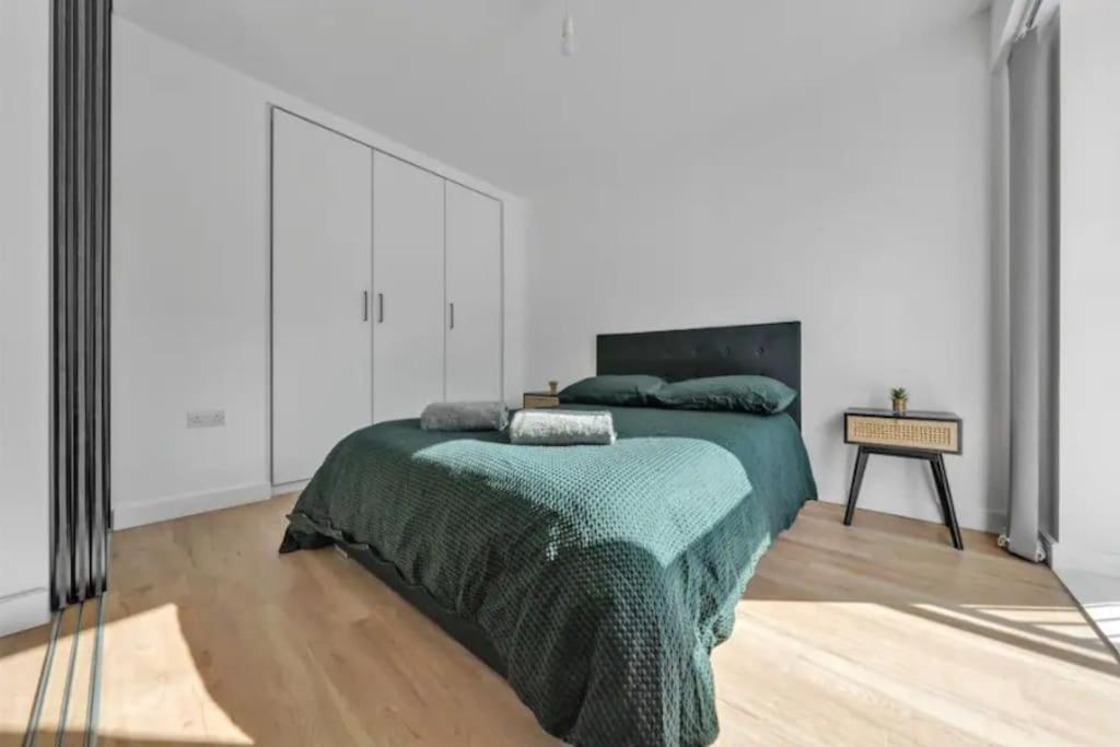 Deluxe 1 Bed In Colindale Wembley With Freewifitv Lägenhet London Exteriör bild